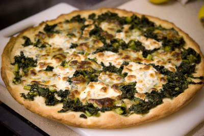 Sí, ¡incluso se puede hacer pizza con los alimentos de nuestra dieta mediterránea!
