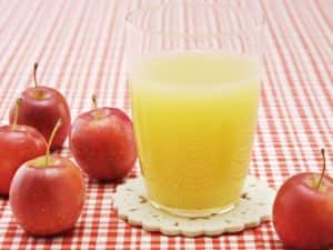 jugo-de-manzana