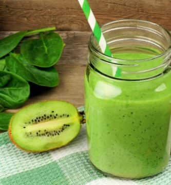 jugo de kiwi, espinaca y lechuga